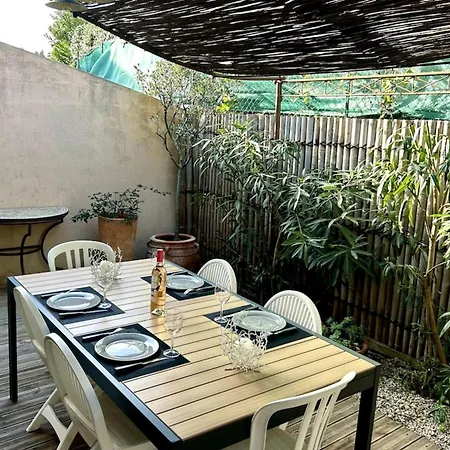 Holiday home Spacious House With Large Terrace & Traditional Barbecue Bormes-les-Mimosas